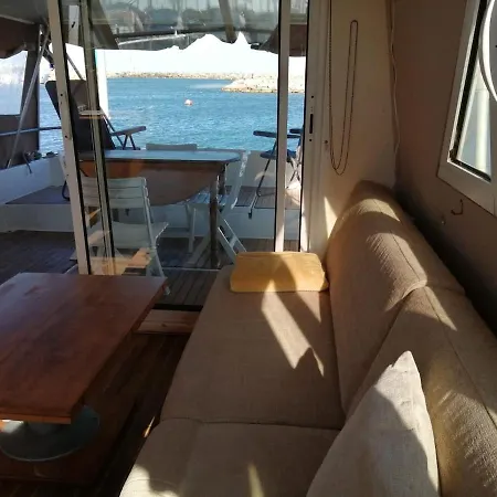 Beau Bateau Des Annees 70 - - Port *