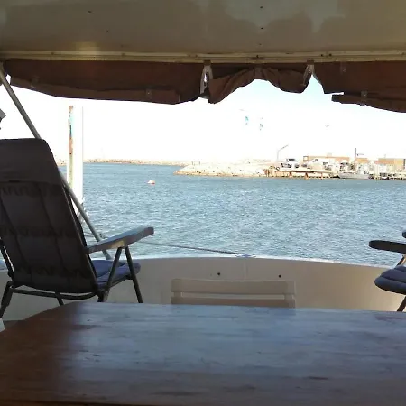 Beau Bateau Des Annees 70 - - Port 船上ホテル
