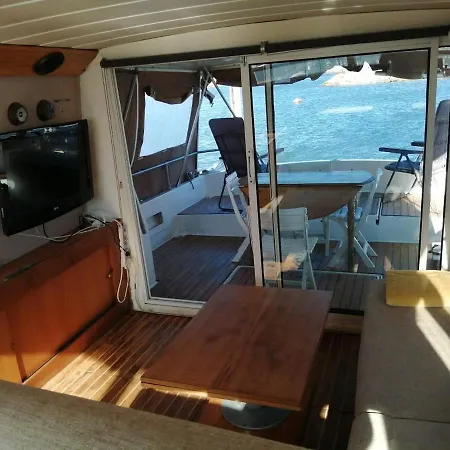Beau Bateau Des Annees 70 - - Port Le Barcarès